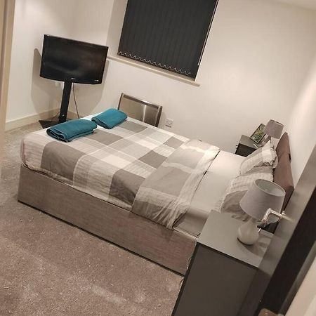 Kirkburton Lovely 1 Bedroom Apartment With Free Parking & Gym מראה חיצוני תמונה