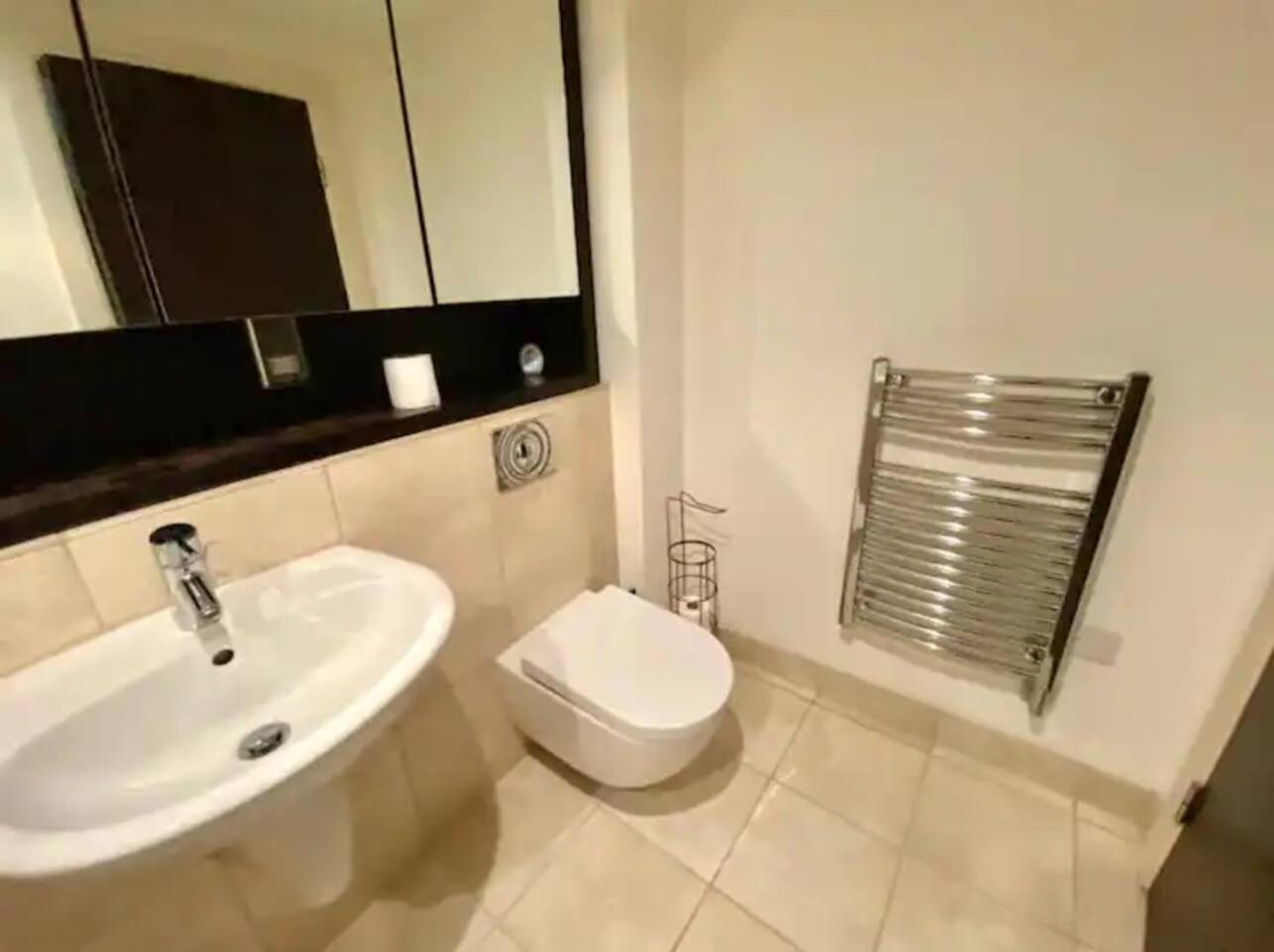 Kirkburton Lovely 1 Bedroom Apartment With Free Parking & Gym מראה חיצוני תמונה