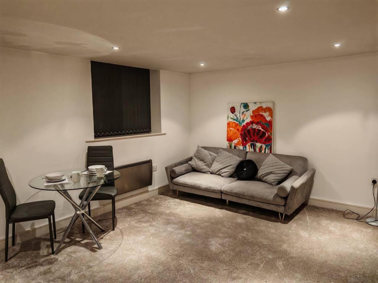 Kirkburton Lovely 1 Bedroom Apartment With Free Parking & Gym מראה חיצוני תמונה