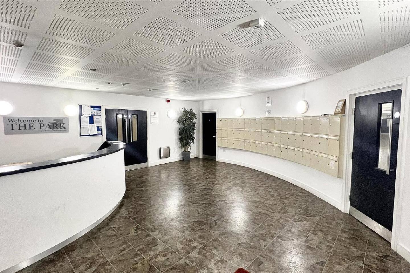 Kirkburton Lovely 1 Bedroom Apartment With Free Parking & Gym מראה חיצוני תמונה